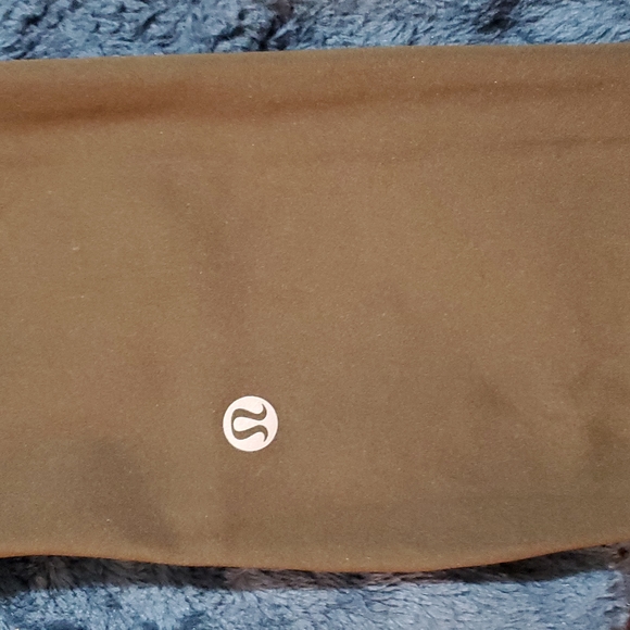 Lululemon army green size 2 pants - Picture 6 of 6